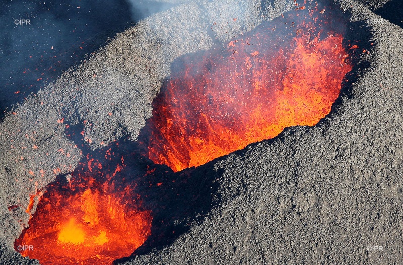 Piton de La Founaise à La Réunion volcan le plus actif au monde